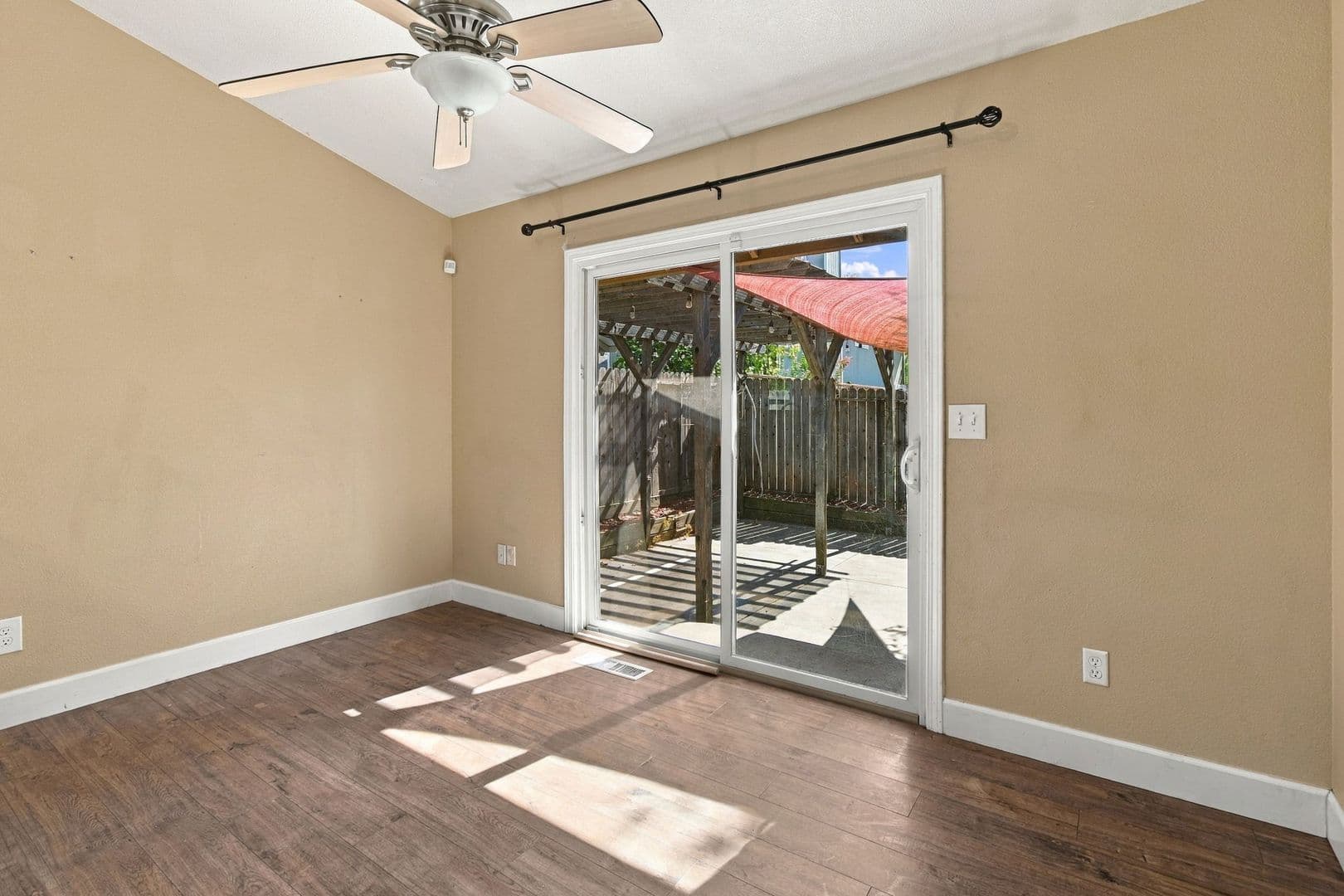 Windsor House: 1935 Commons Ct