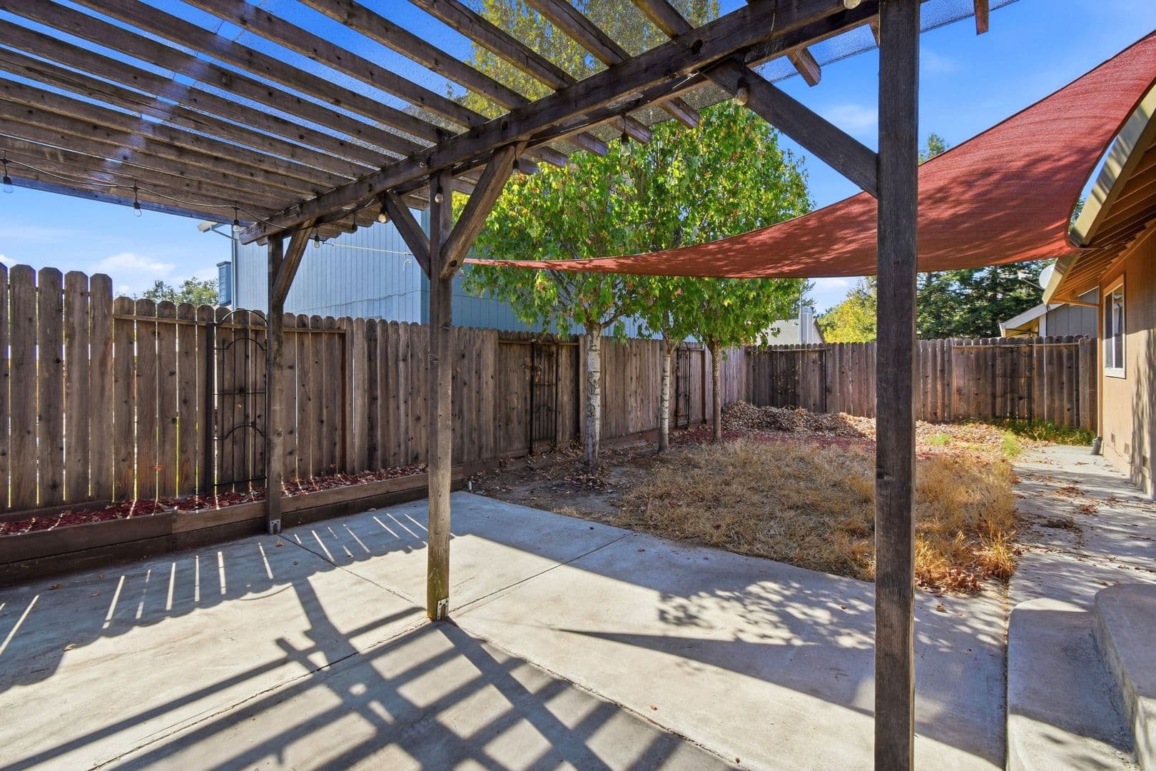 Windsor House: 1935 Commons Ct