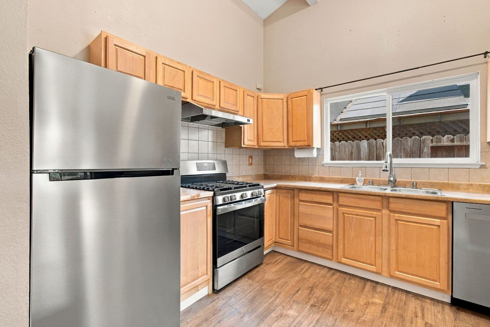 Windsor House: 1935 Commons Ct