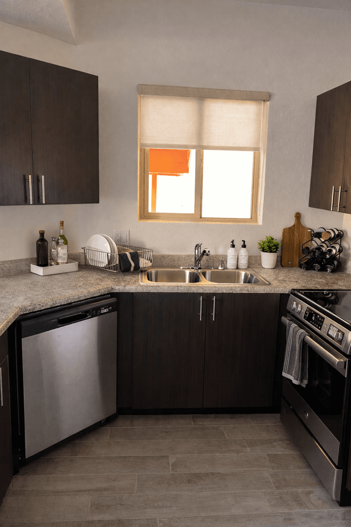 Las Cruces Apartment: 290 Montana