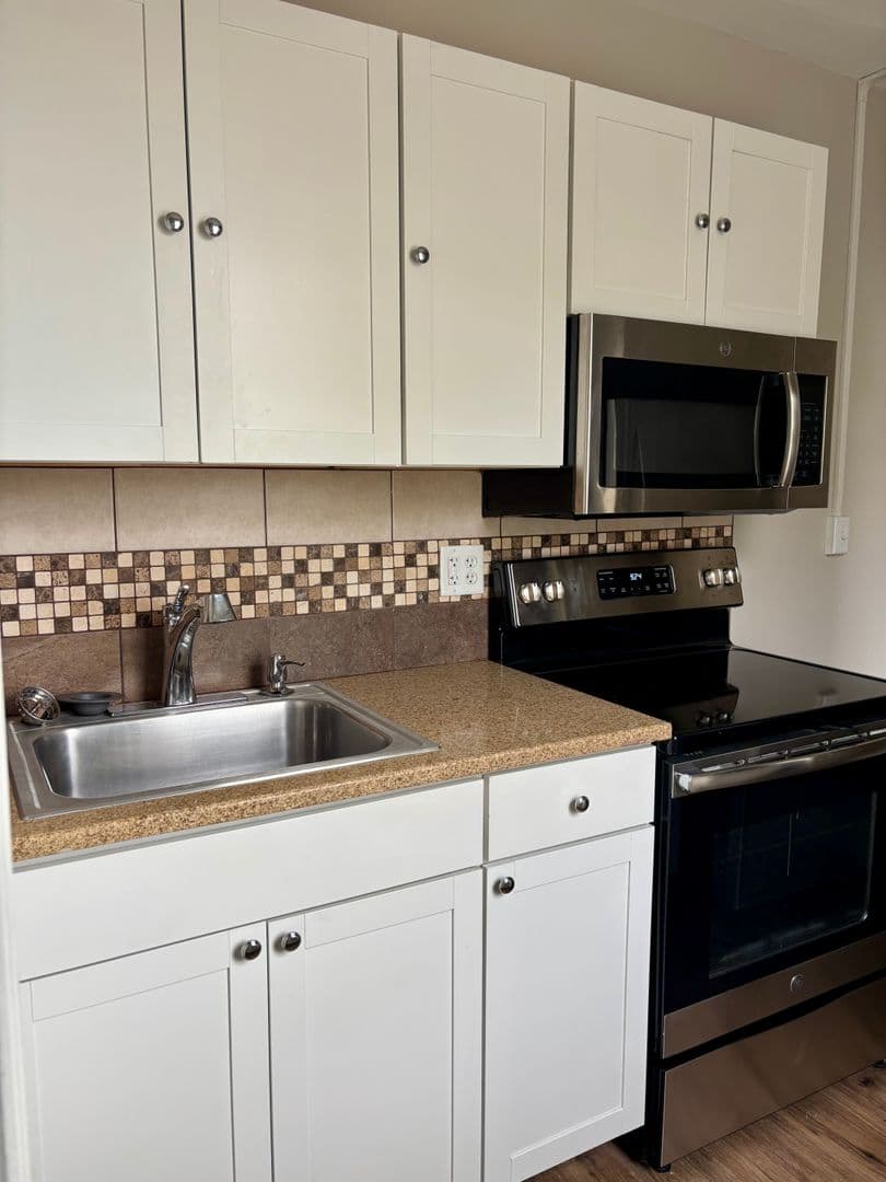 York Apartment: 1301 S. Queen Street