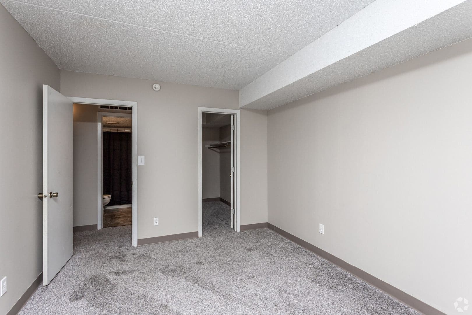 Ames Apartment: 2101 Oakwood Road