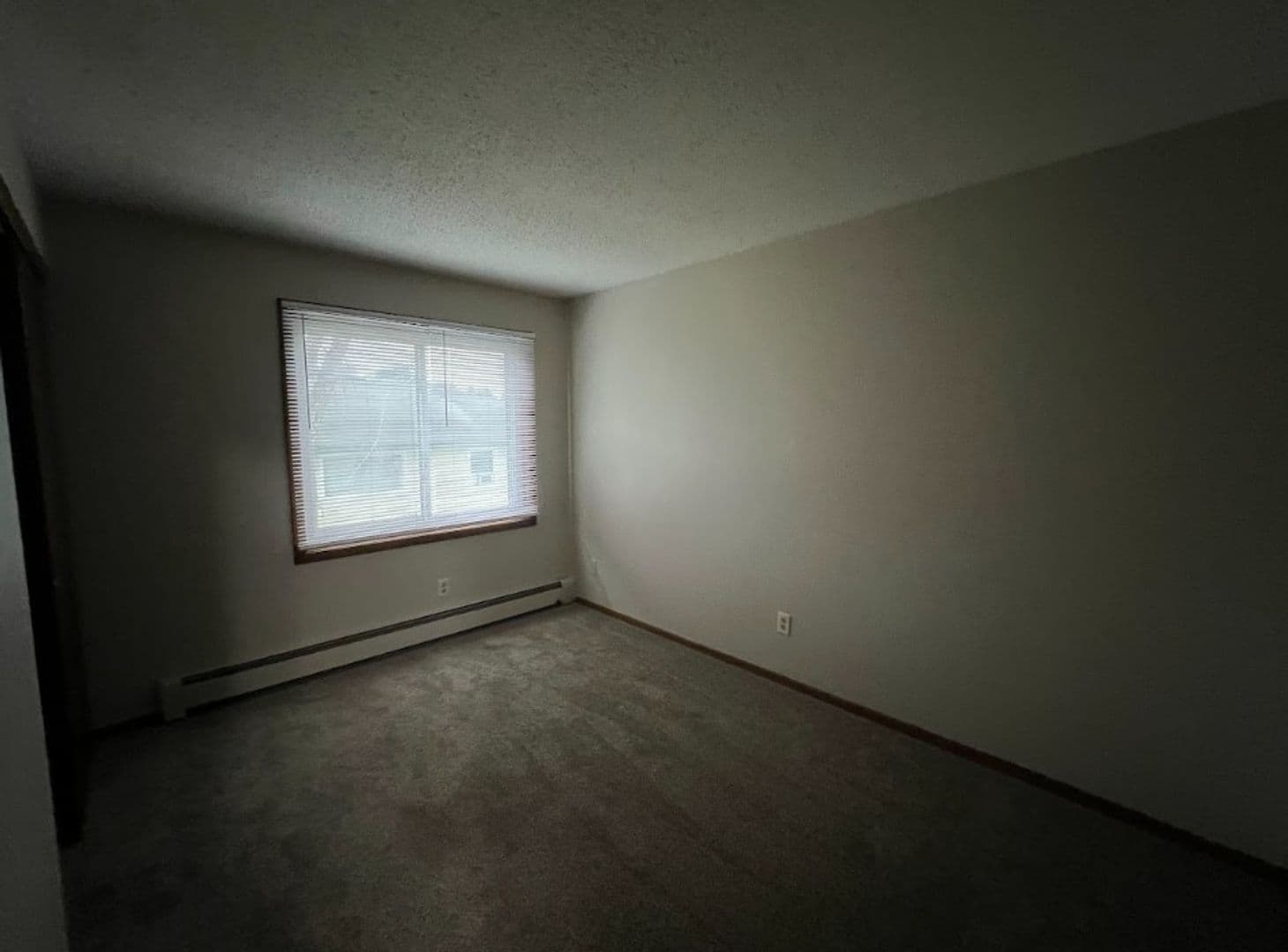 Coon Rapids Apartment: 2070 Coon Rapids Blvd NW