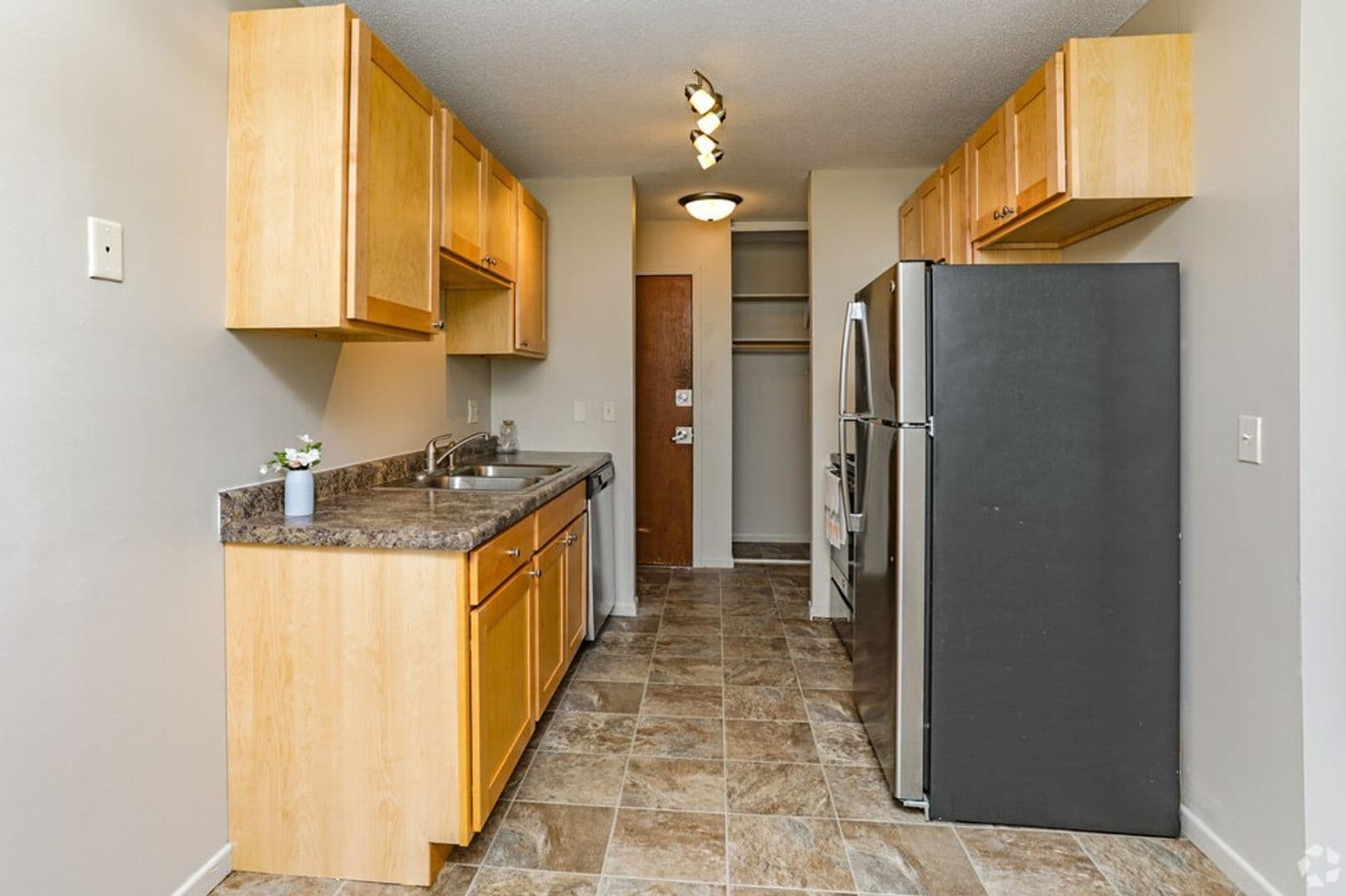 Moundsview Apartment: 7501 Greenfield Avenue