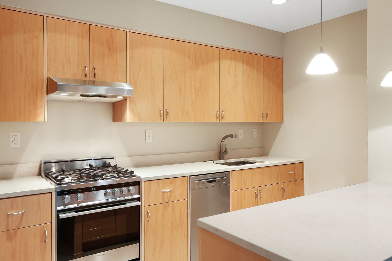 Lauderdale Apartment: 1570 Eustis Street