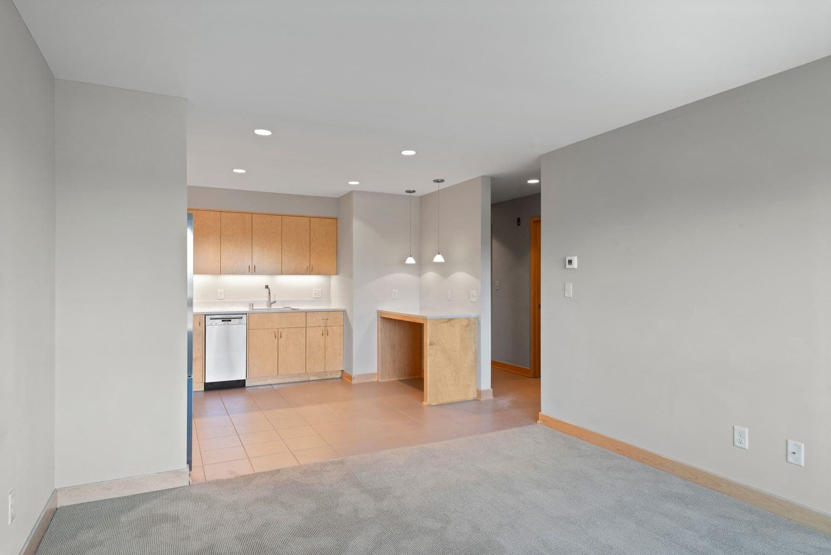 Lauderdale Apartment: 1570 Eustis Street