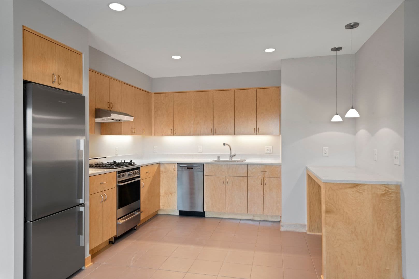 Lauderdale Apartment: 1570 Eustis Street