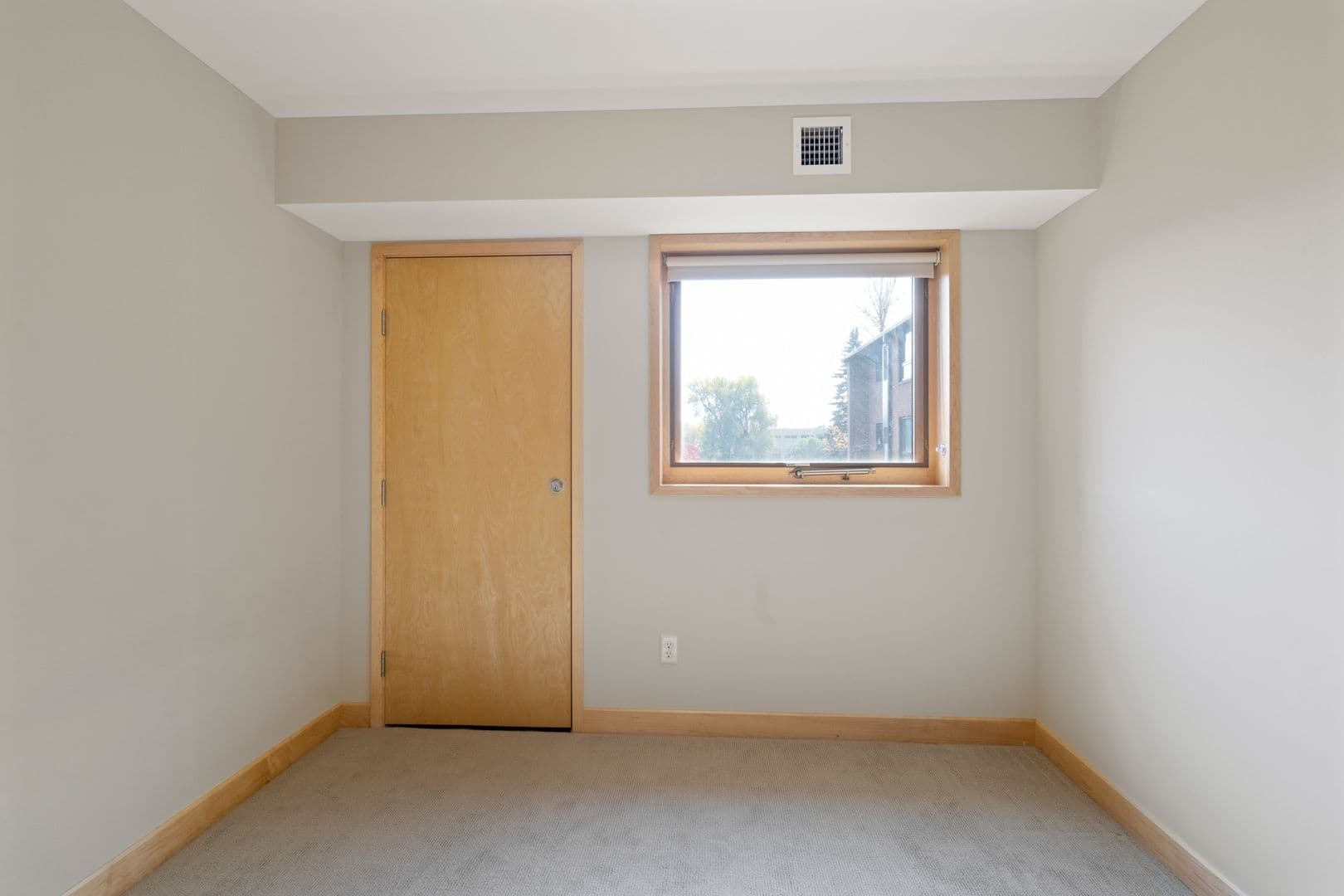 Lauderdale Apartment: 1570 Eustis Street