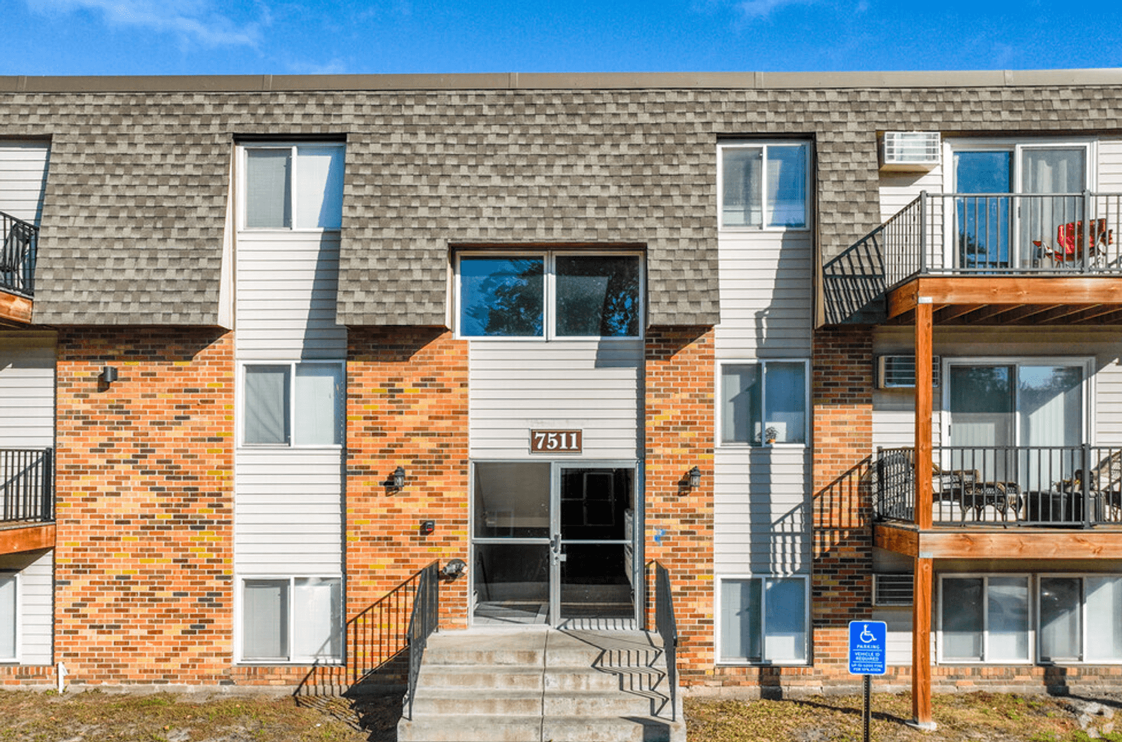 Moundsview Apartment: 7501 Greenfield Avenue