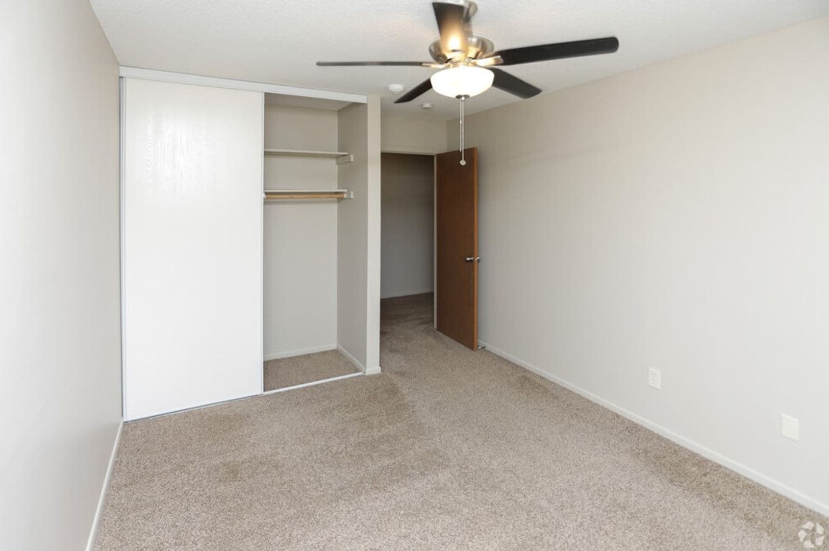 Moundsview Apartment: 7501 Greenfield Avenue