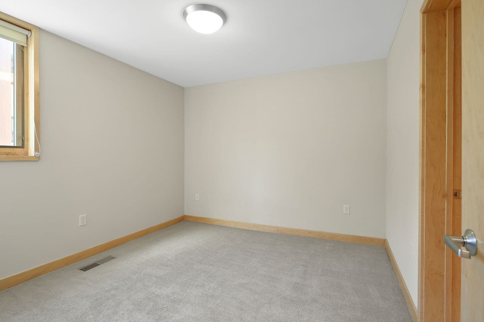 Lauderdale Apartment: 1570 Eustis Street