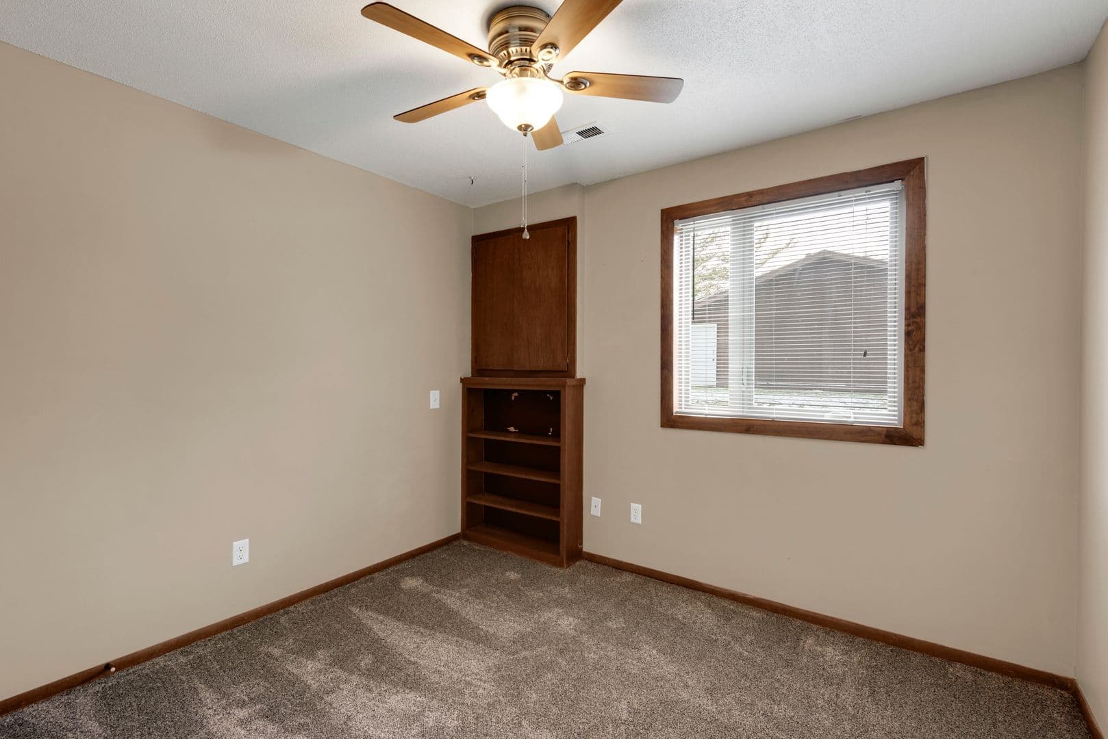Ames Apartment: 4301 Lincoln Swing Street