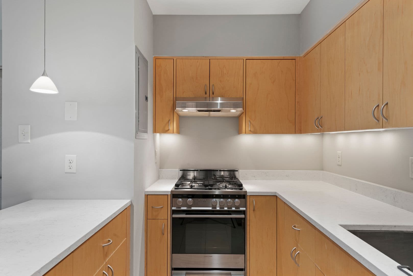 Lauderdale Apartment: 1570 Eustis Street
