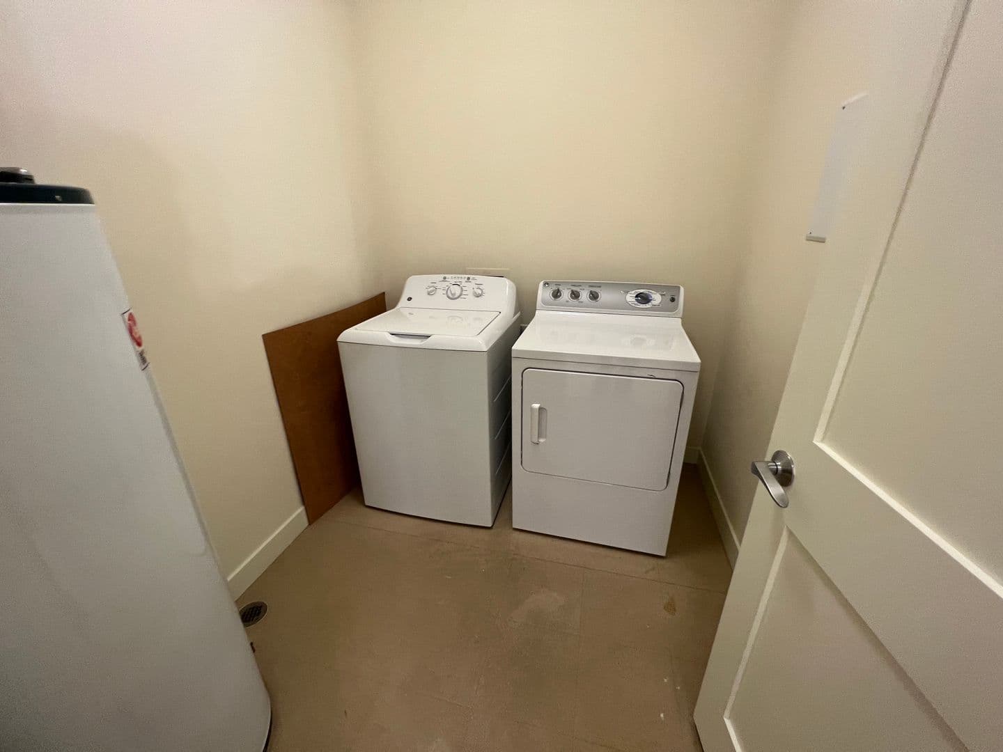Edina Apartment: 4910 West 77th Street