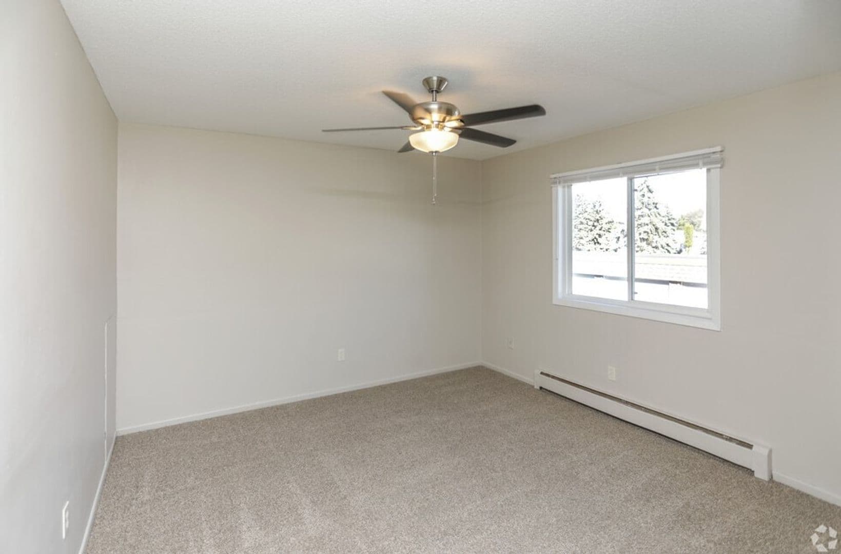 Moundsview Apartment: 7501 Greenfield Avenue