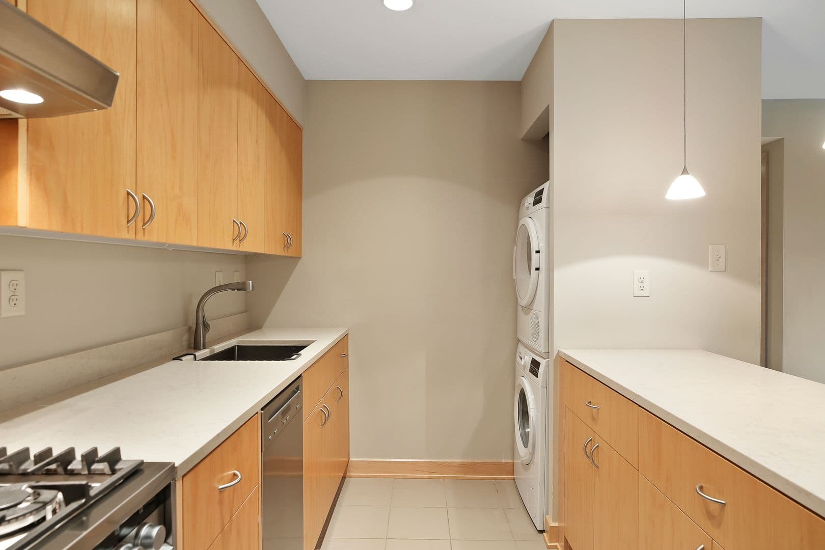 Lauderdale Apartment: 1570 Eustis Street
