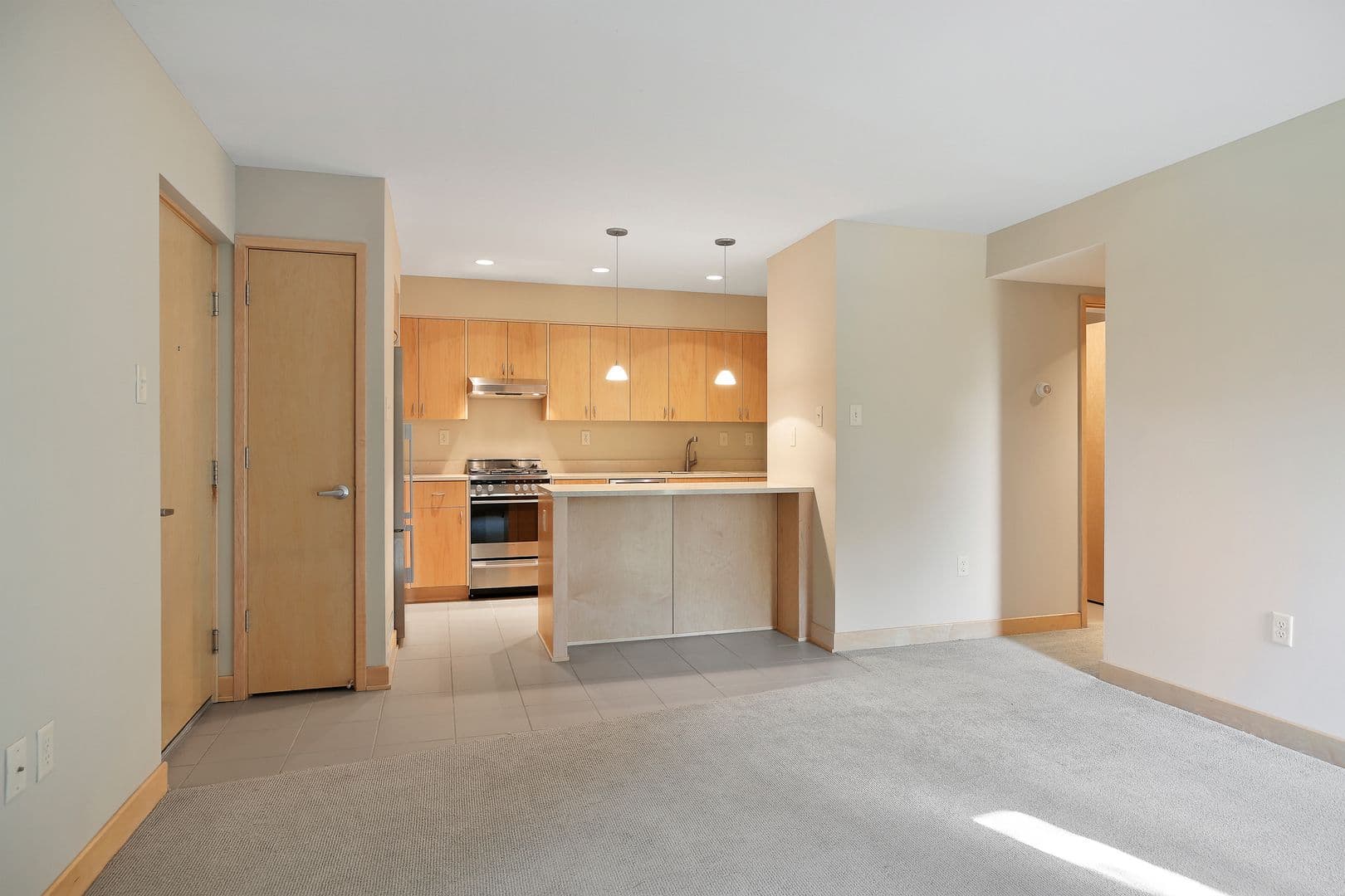 Lauderdale Apartment: 1570 Eustis Street