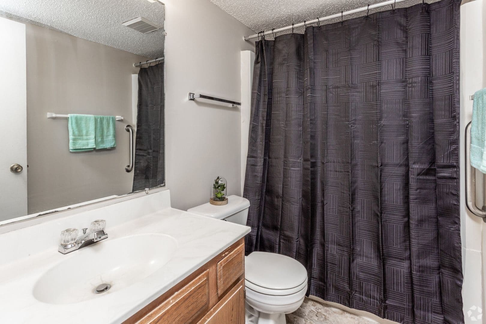 Ames Apartment: 2101 Oakwood Road