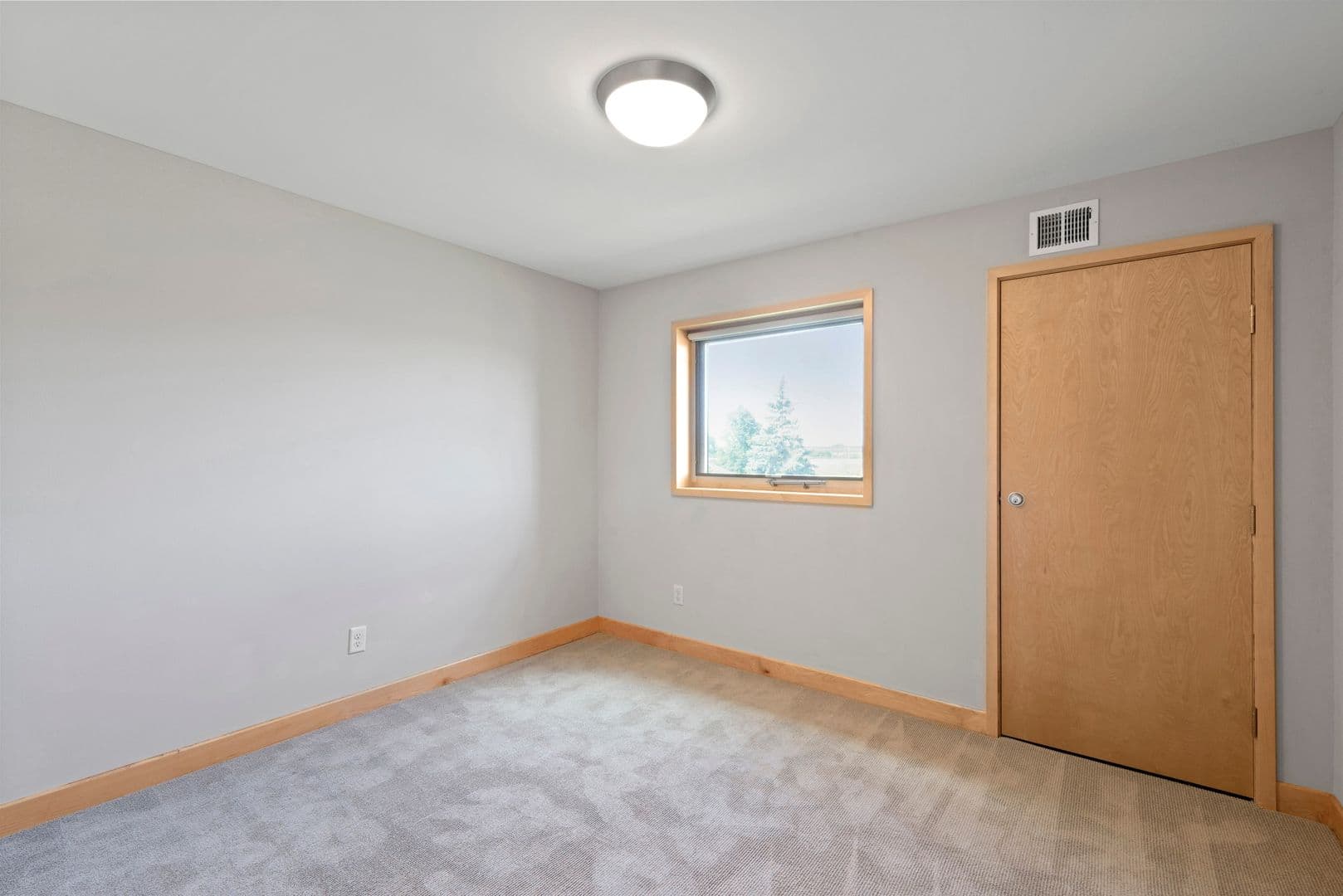 Lauderdale Apartment: 1570 Eustis Street