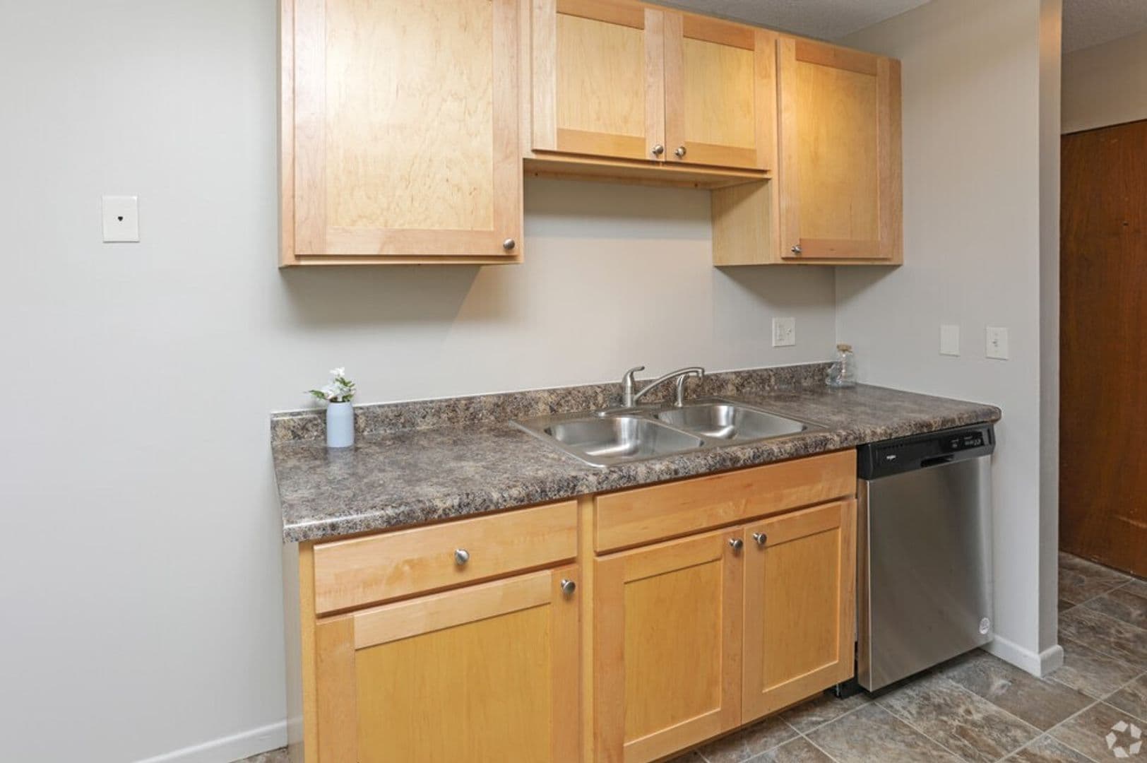 Moundsview Apartment: 7501 Greenfield Avenue