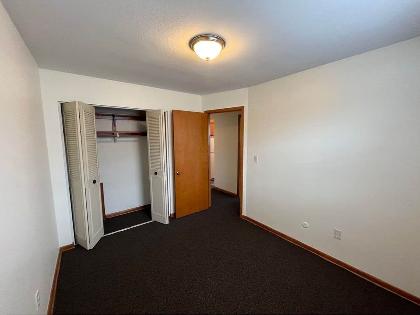 St Paul Apartment: 1310 Maryland Ave E