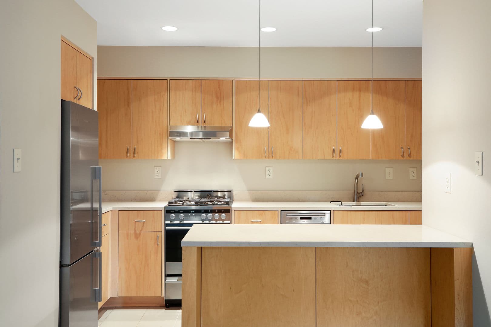 Lauderdale Apartment: 1570 Eustis Street