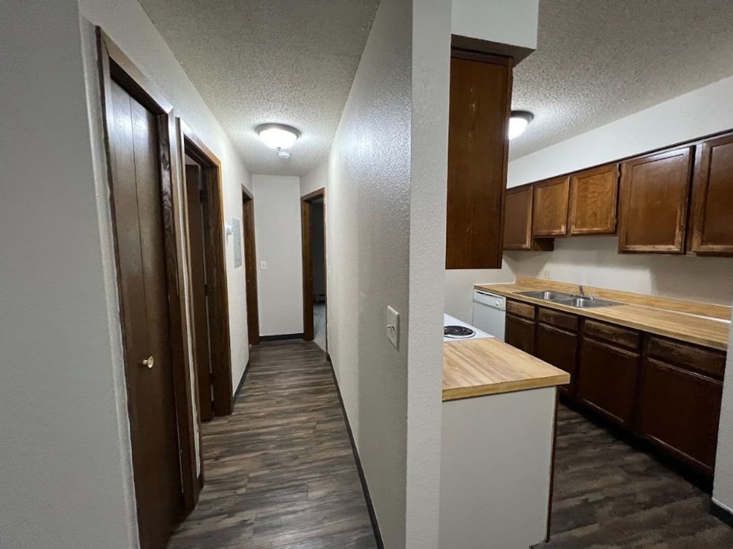 Coon Rapids Apartment: 2070 Coon Rapids Blvd NW