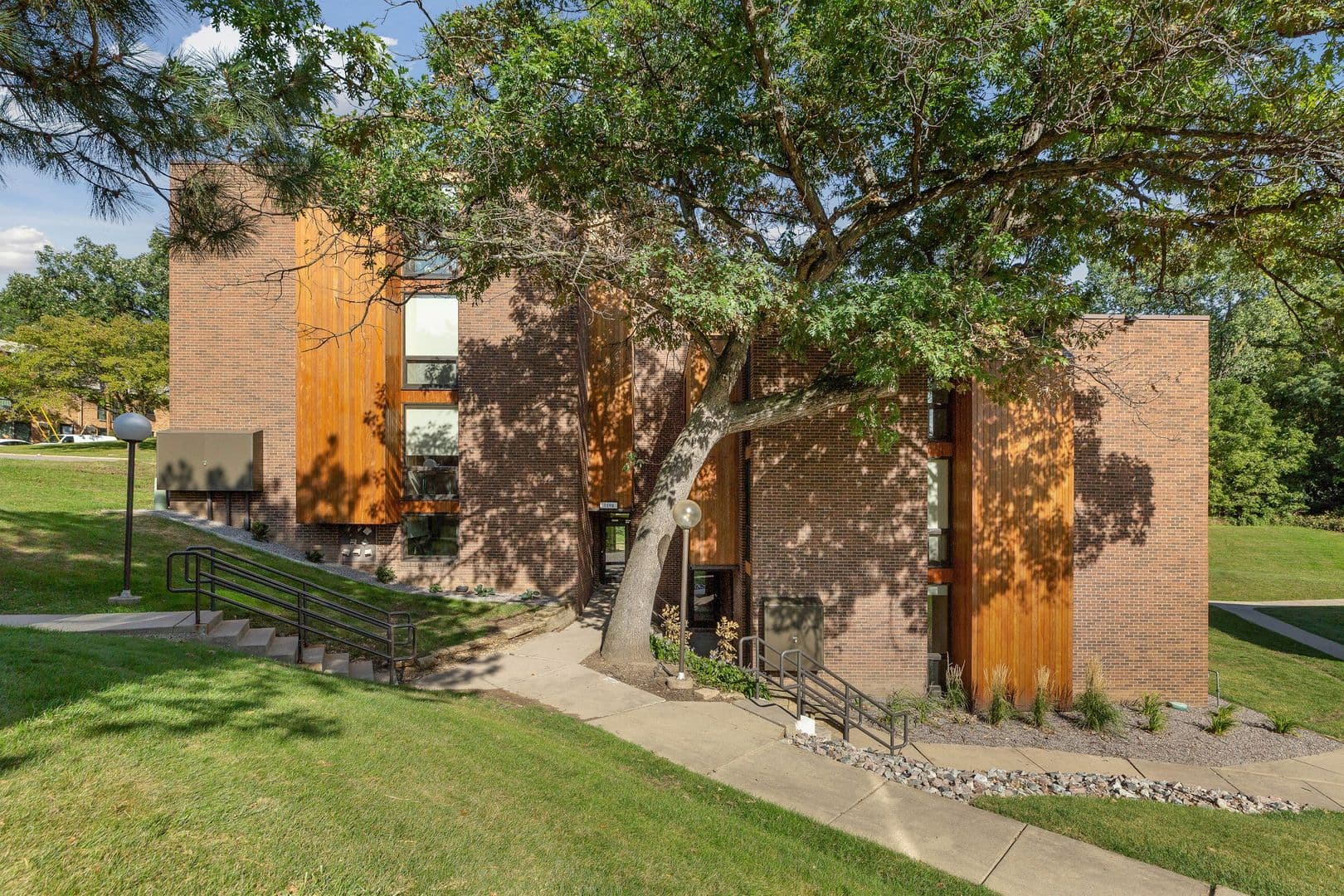 Lauderdale Apartment: 1570 Eustis Street