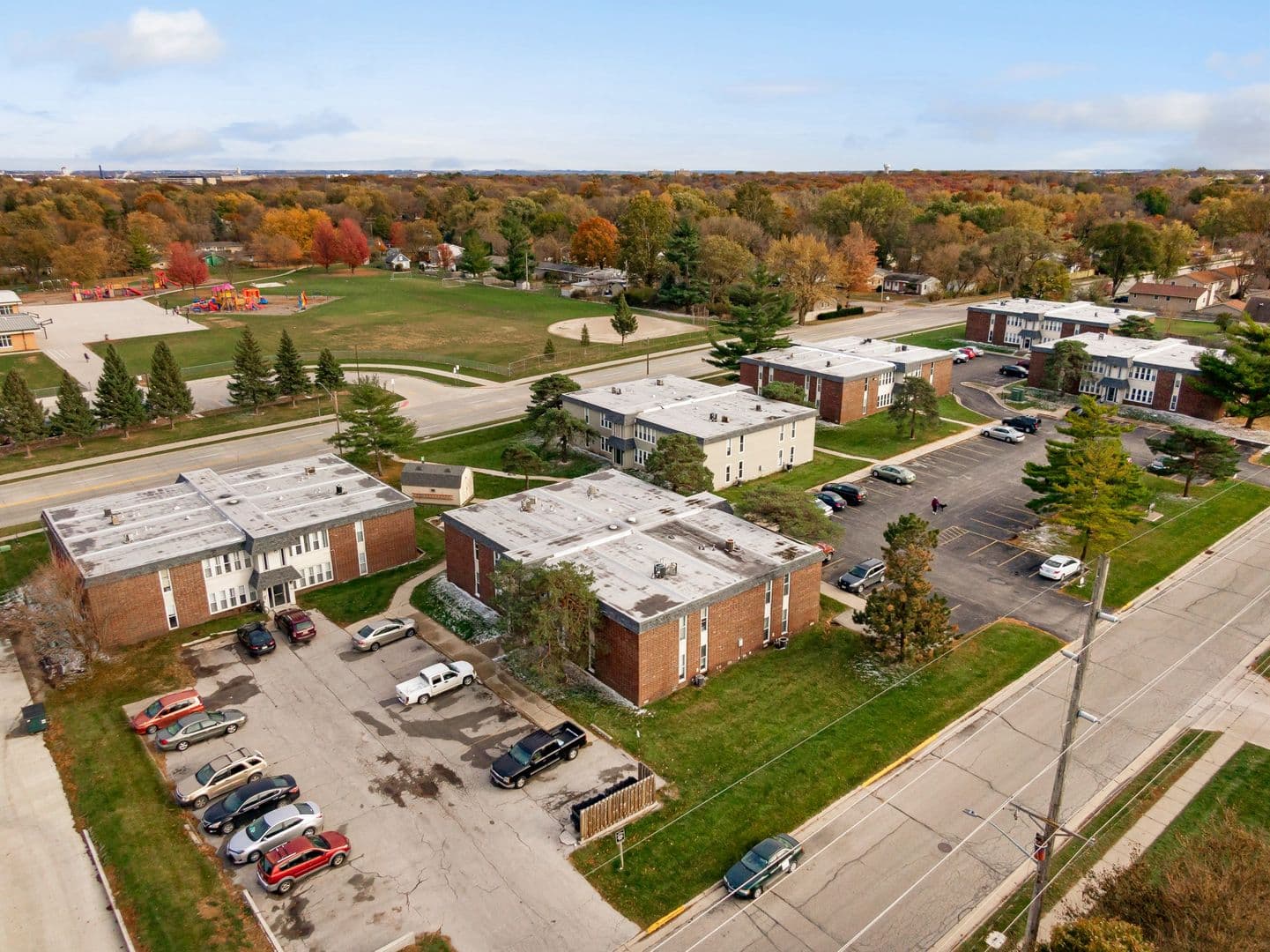 Ames Apartment: 1209 North Dakota Ave