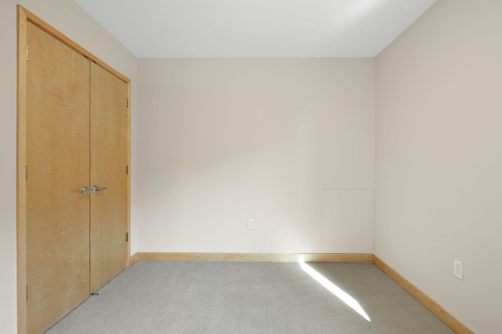 Lauderdale Apartment: 1570 Eustis Street