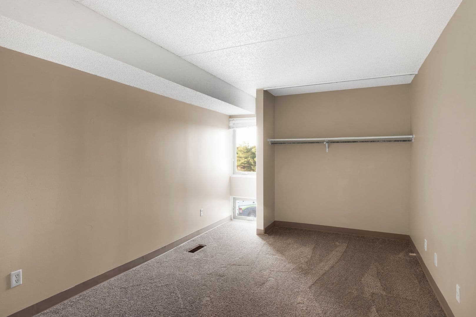 Ames Apartment: 2101 Oakwood Road