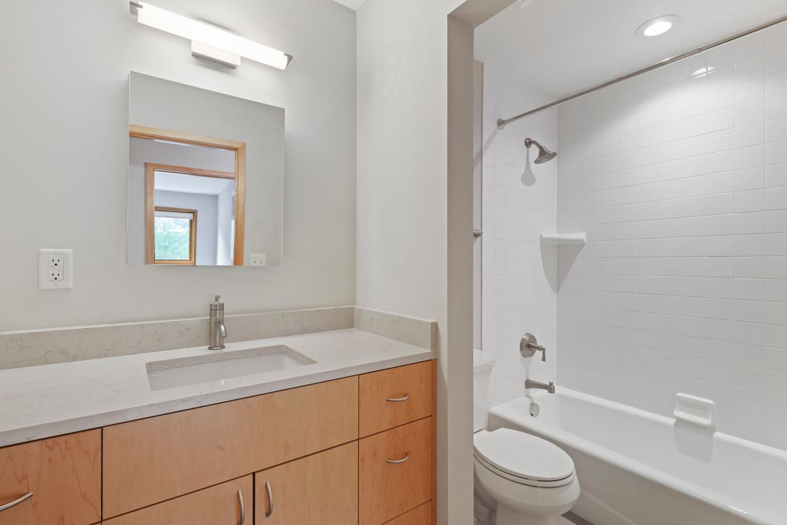 Lauderdale Apartment: 1570 Eustis Street