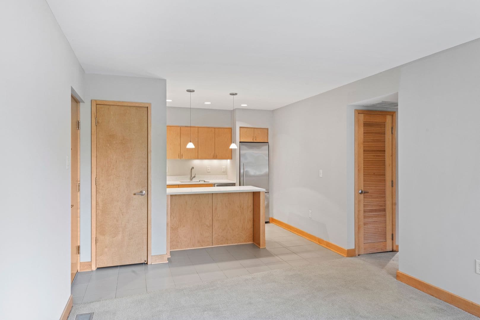 Lauderdale Apartment: 1570 Eustis Street
