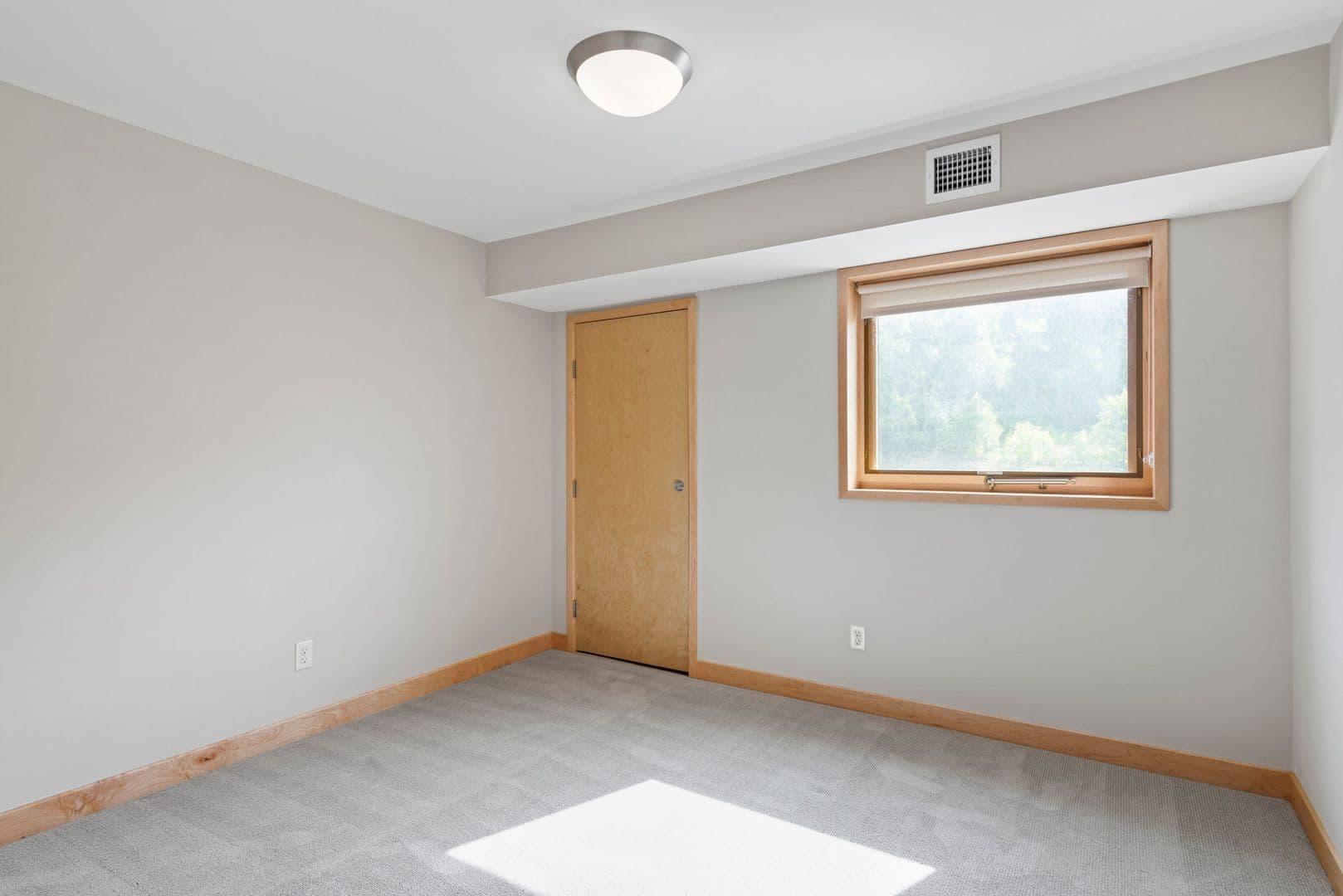 Lauderdale Apartment: 1570 Eustis Street