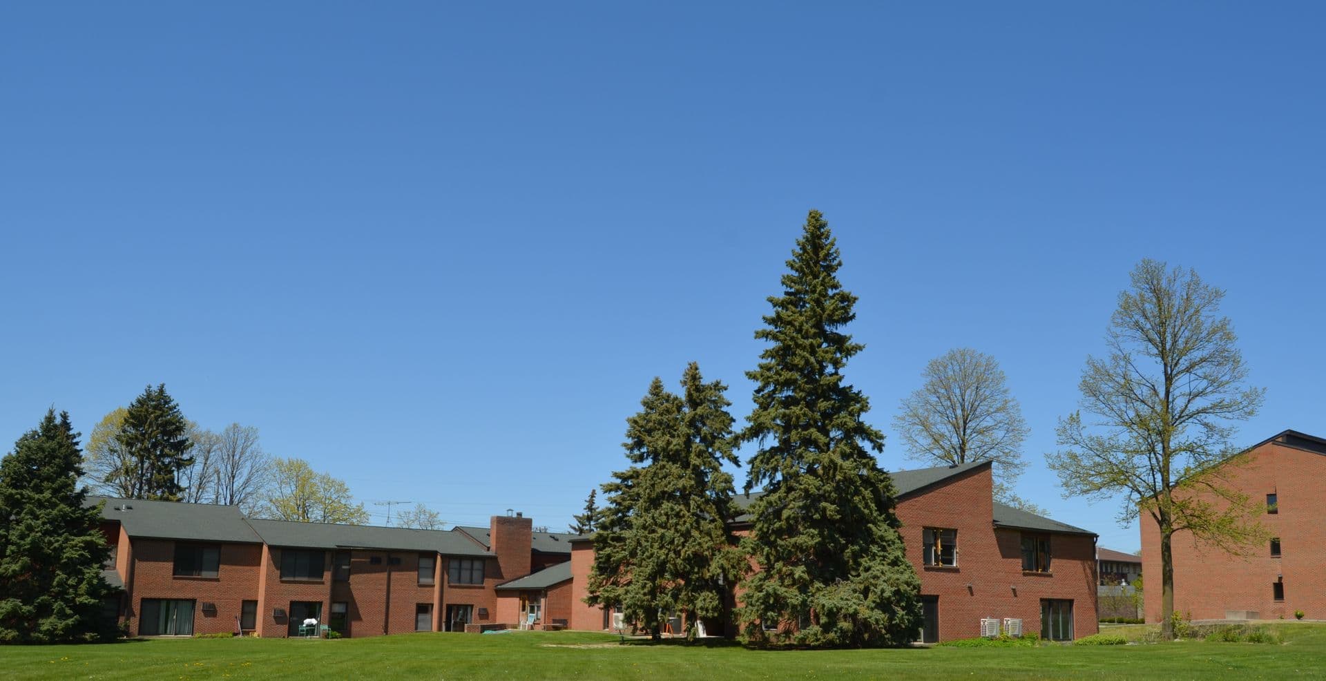 St. Paul Apartment: 1568 Eustis Street