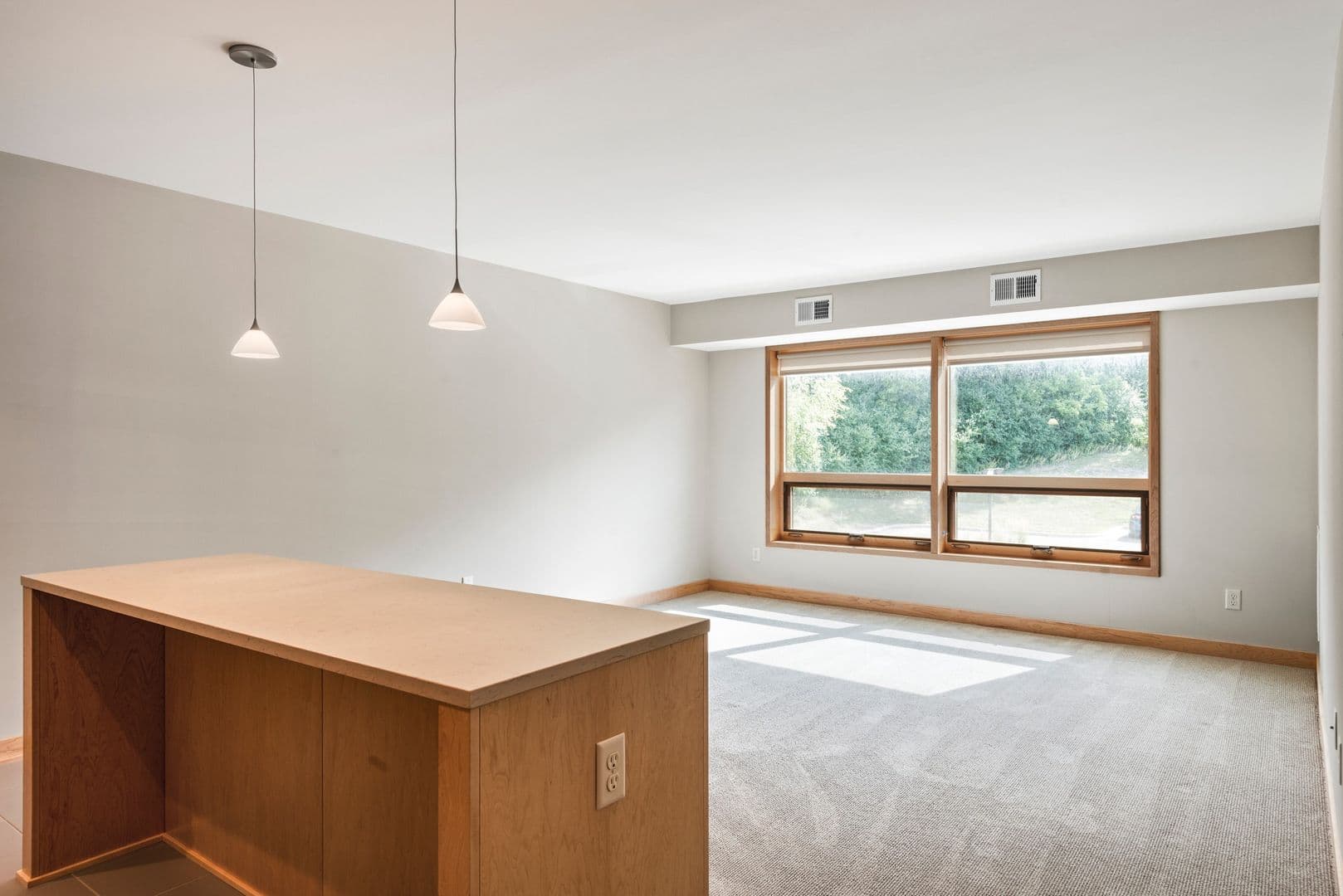 Lauderdale Apartment: 1570 Eustis Street