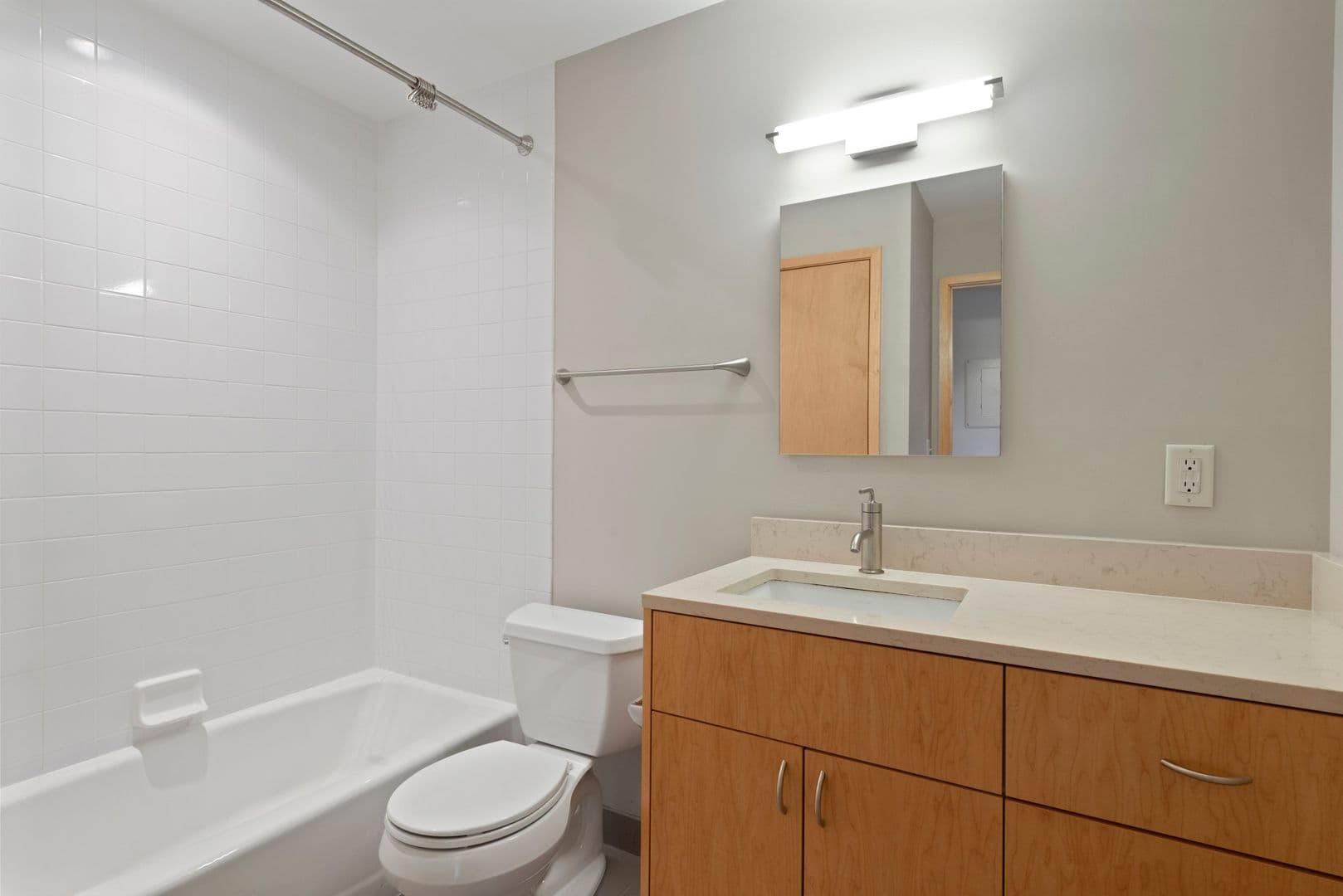 Lauderdale Apartment: 1570 Eustis Street