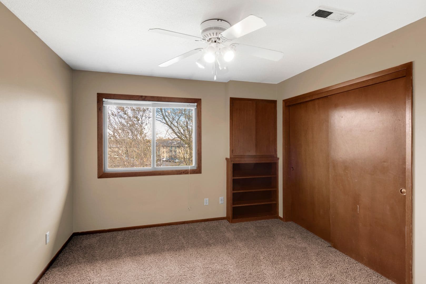 Ames Apartment: 4301 Lincoln Swing Street