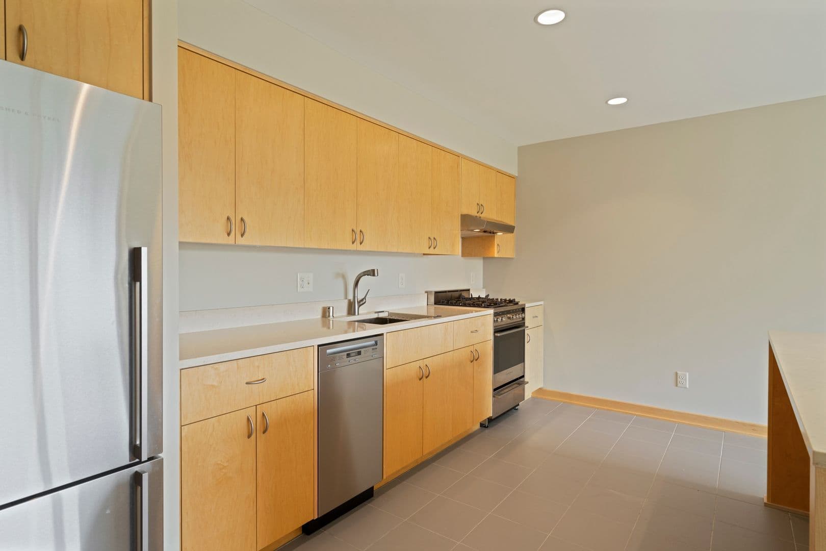 Lauderdale Apartment: 1570 Eustis Street