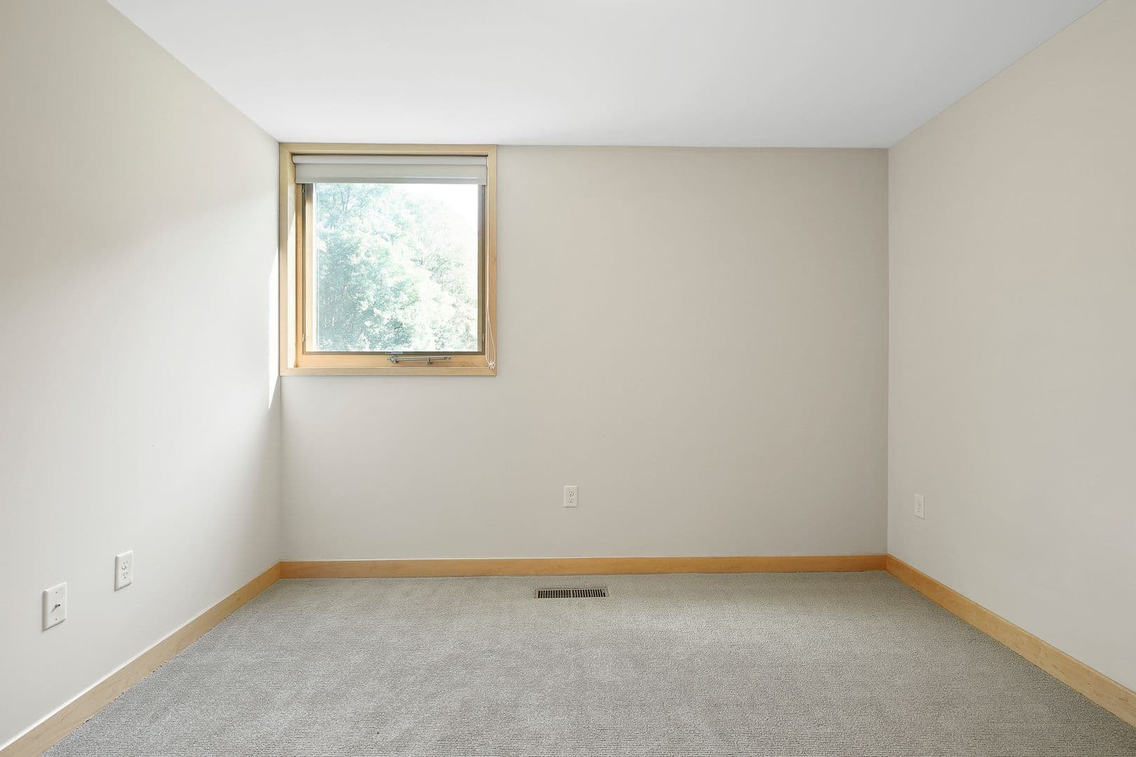 Lauderdale Apartment: 1570 Eustis Street