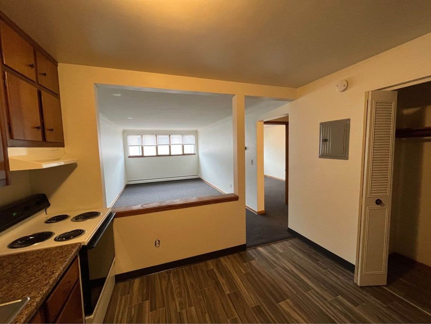 St Paul Apartment: 1310 Maryland Ave E