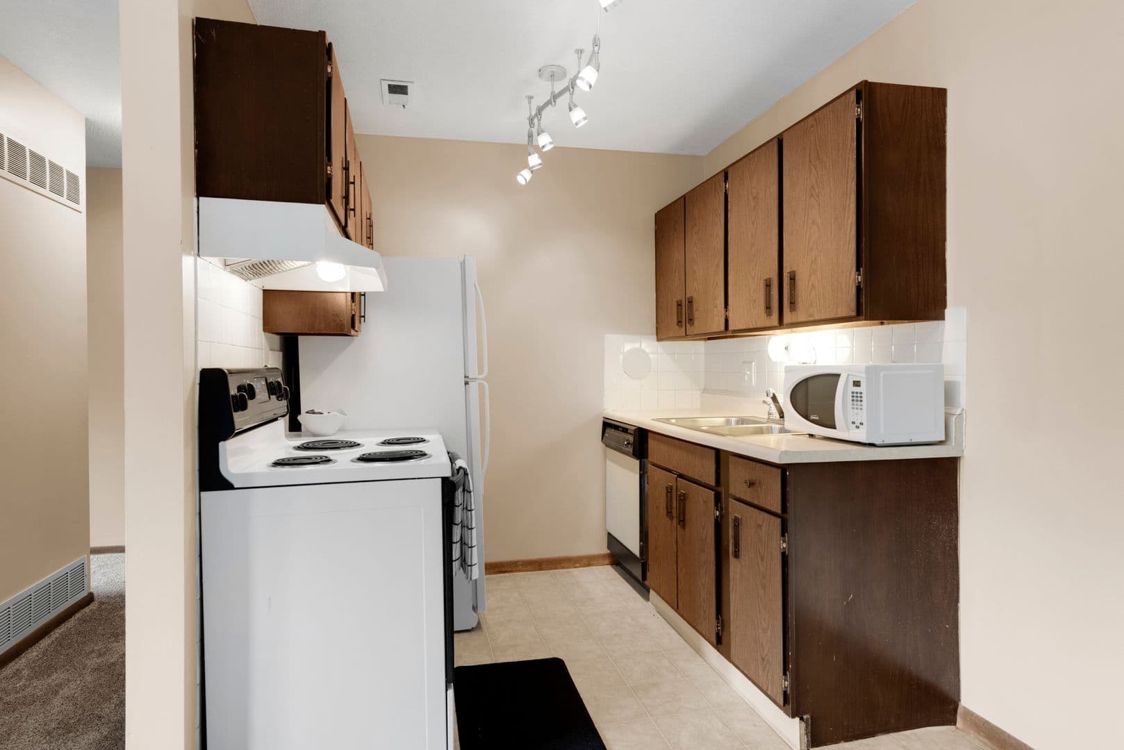 Ames Apartment: 4301 Lincoln Swing Street