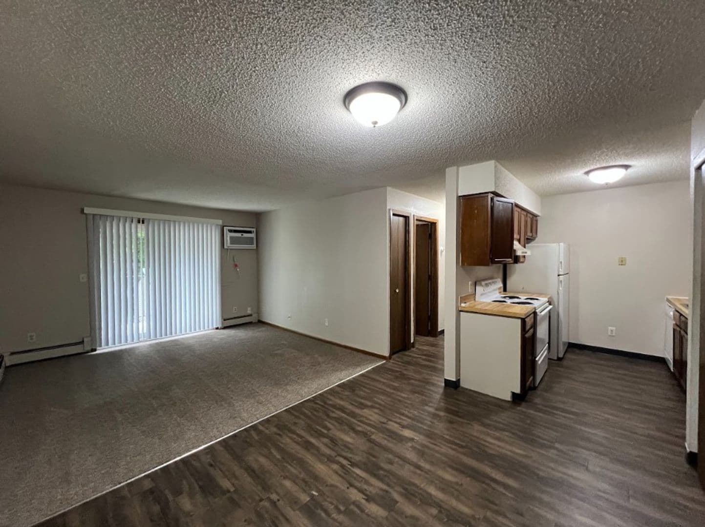 Coon Rapids Apartment: 2070 Coon Rapids Blvd NW