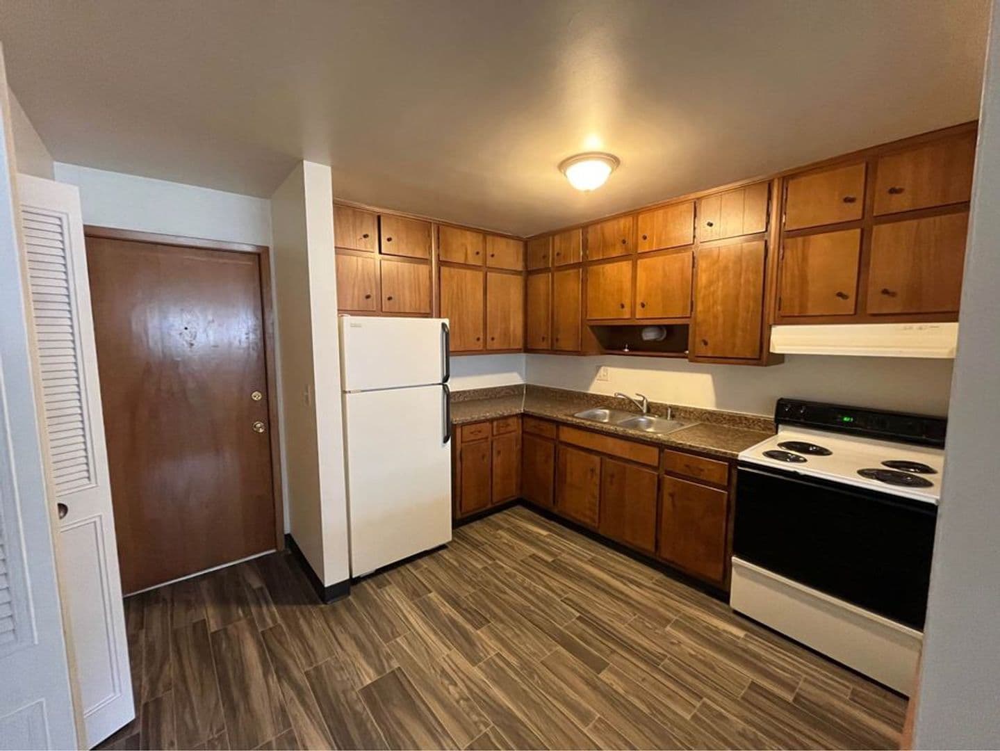St Paul Apartment: 1310 Maryland Ave E