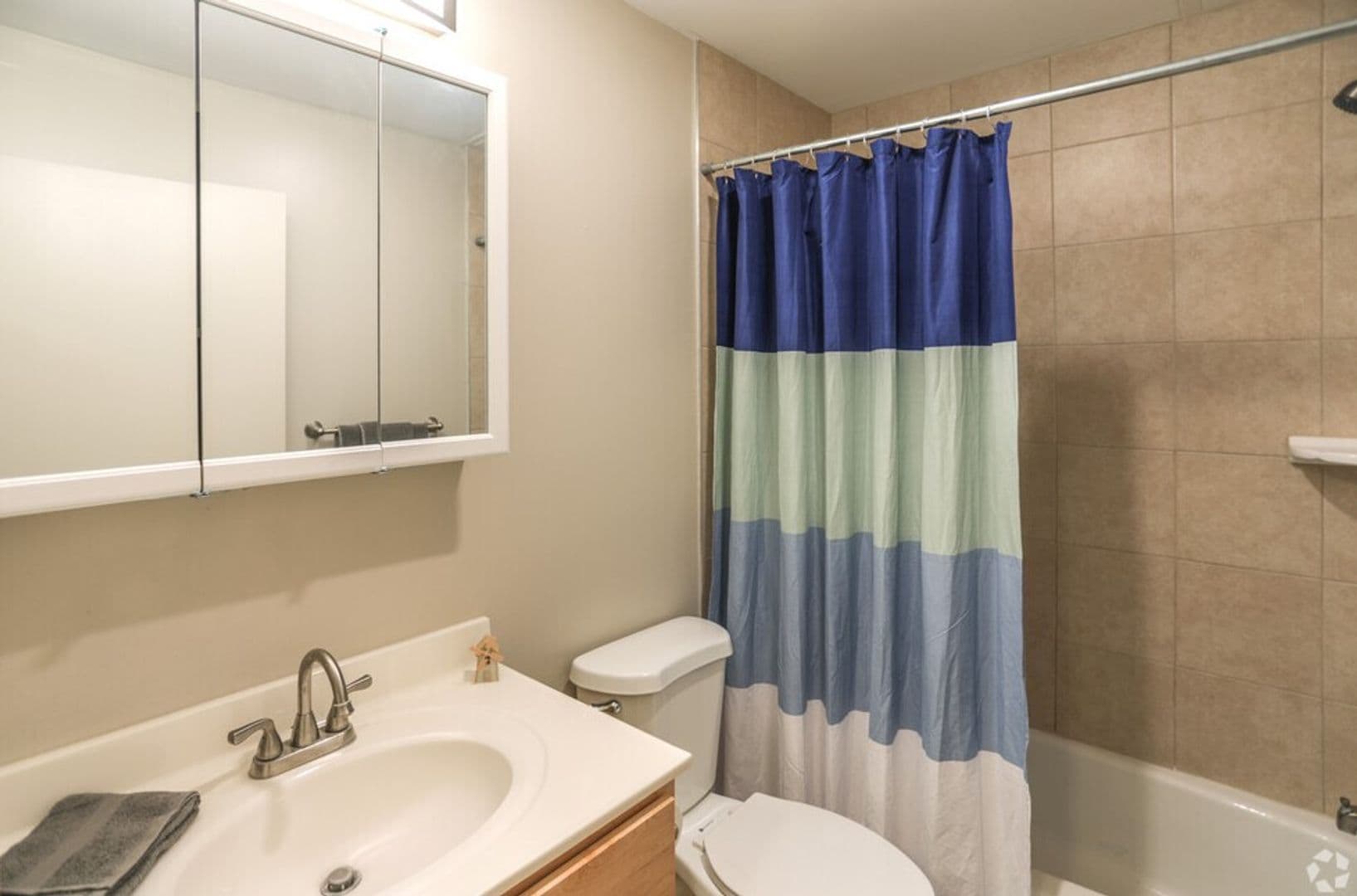 Moundsview Apartment: 7501 Greenfield Avenue