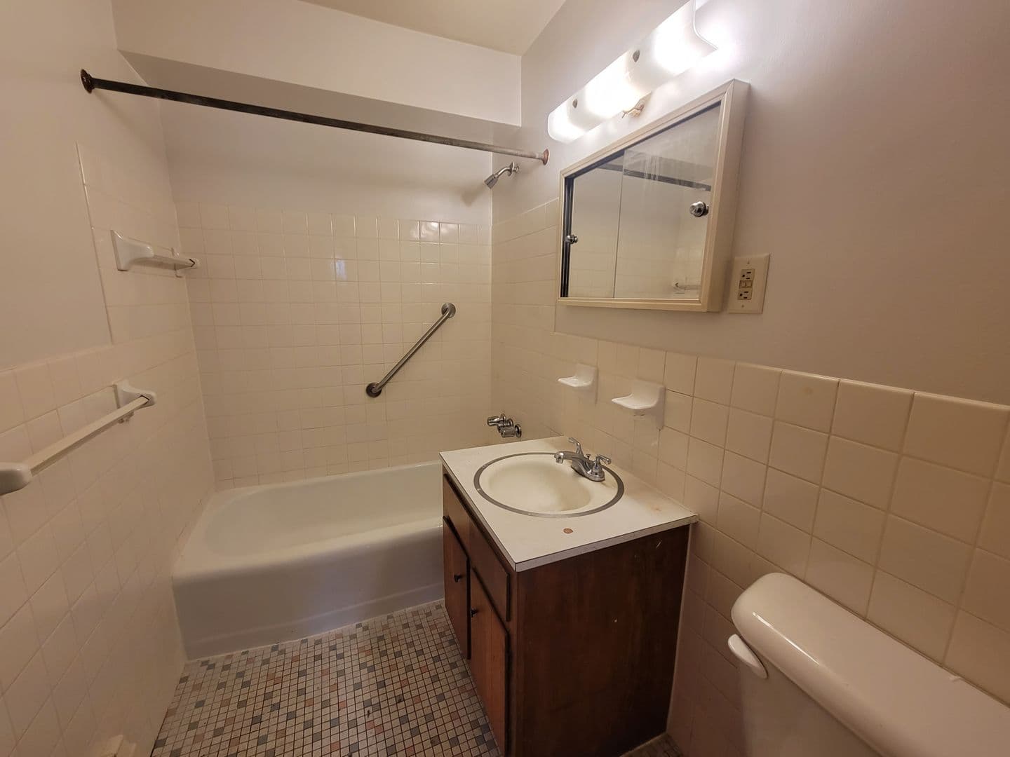 St Paul Apartment: 1310 Maryland Ave E