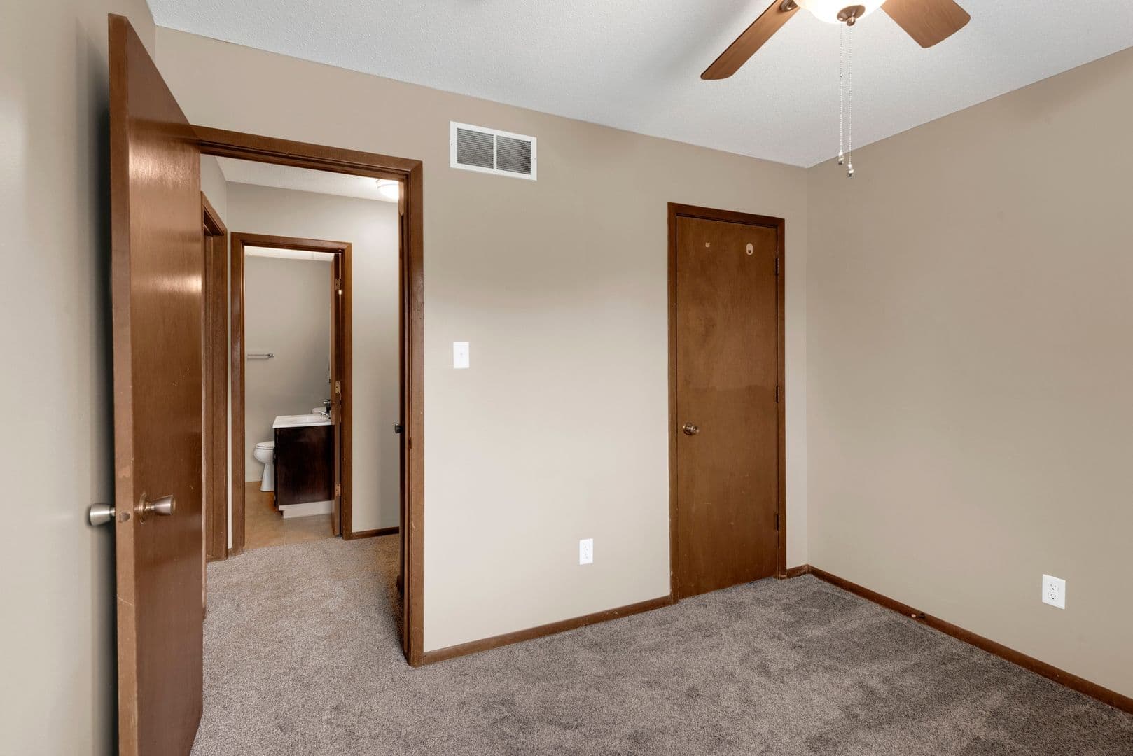 Ames Apartment: 4301 Lincoln Swing Street