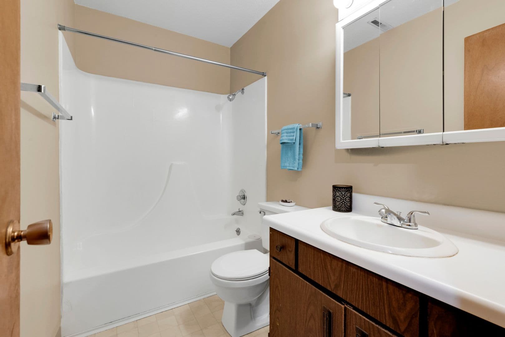 Ames Apartment: 4301 Lincoln Swing Street