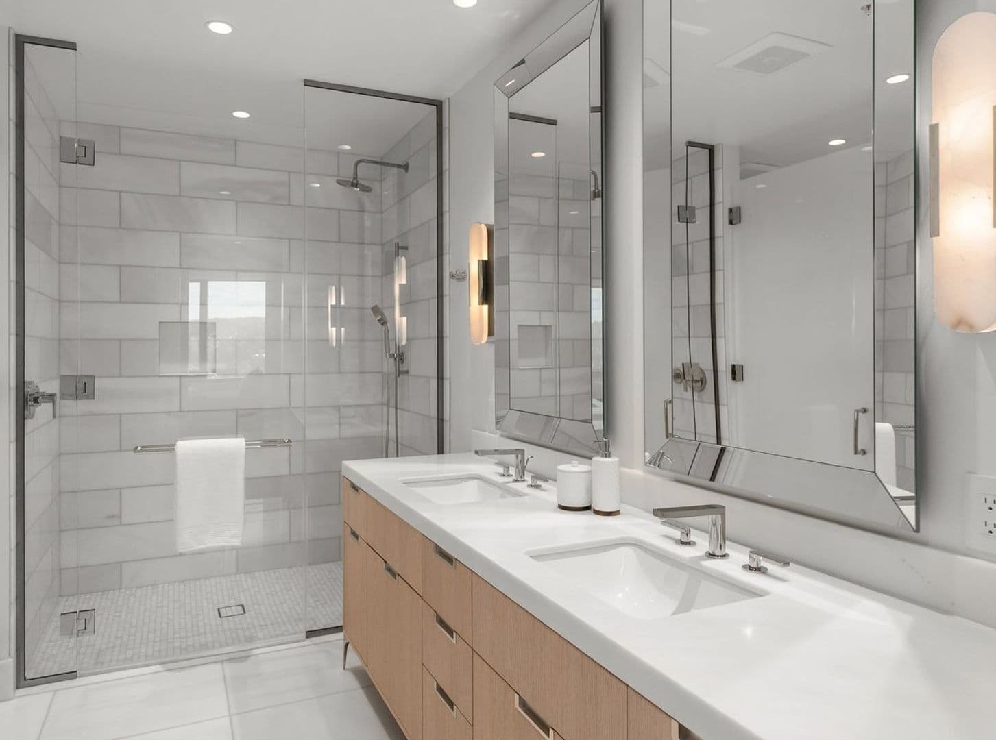 Portland House: 550 SW 10th Ave Unit 2802