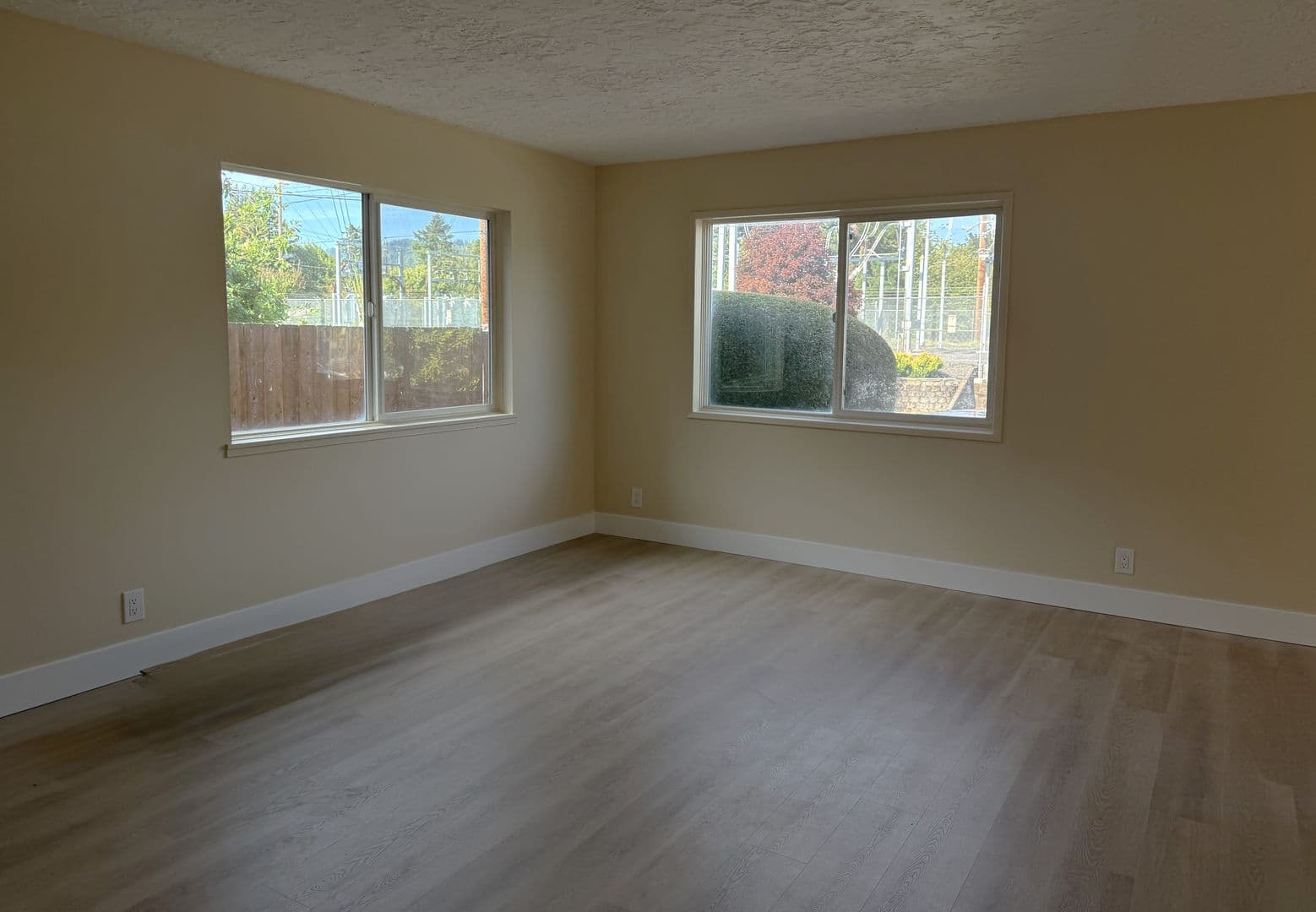 Portland House: 7442 N Macrum Ave